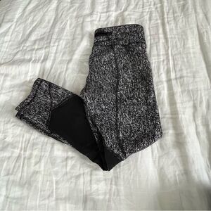 Lululemon 21” cropped leggings size 4